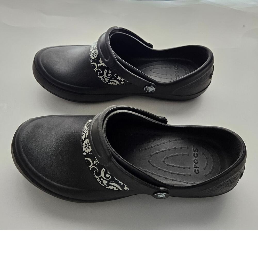 Crocs Women Size 7 Solid Black with White Flower Trim Slingback Mule Beach Shoe - Picture 6 of 9